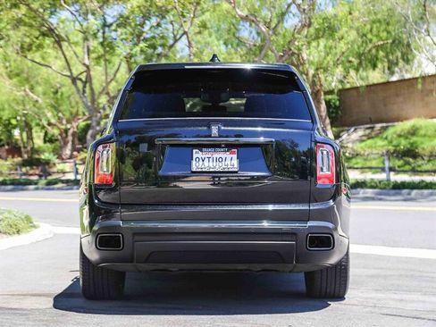 Used 2021 Rolls-Royce Cullinan Black Badge AWD/4WD image 18