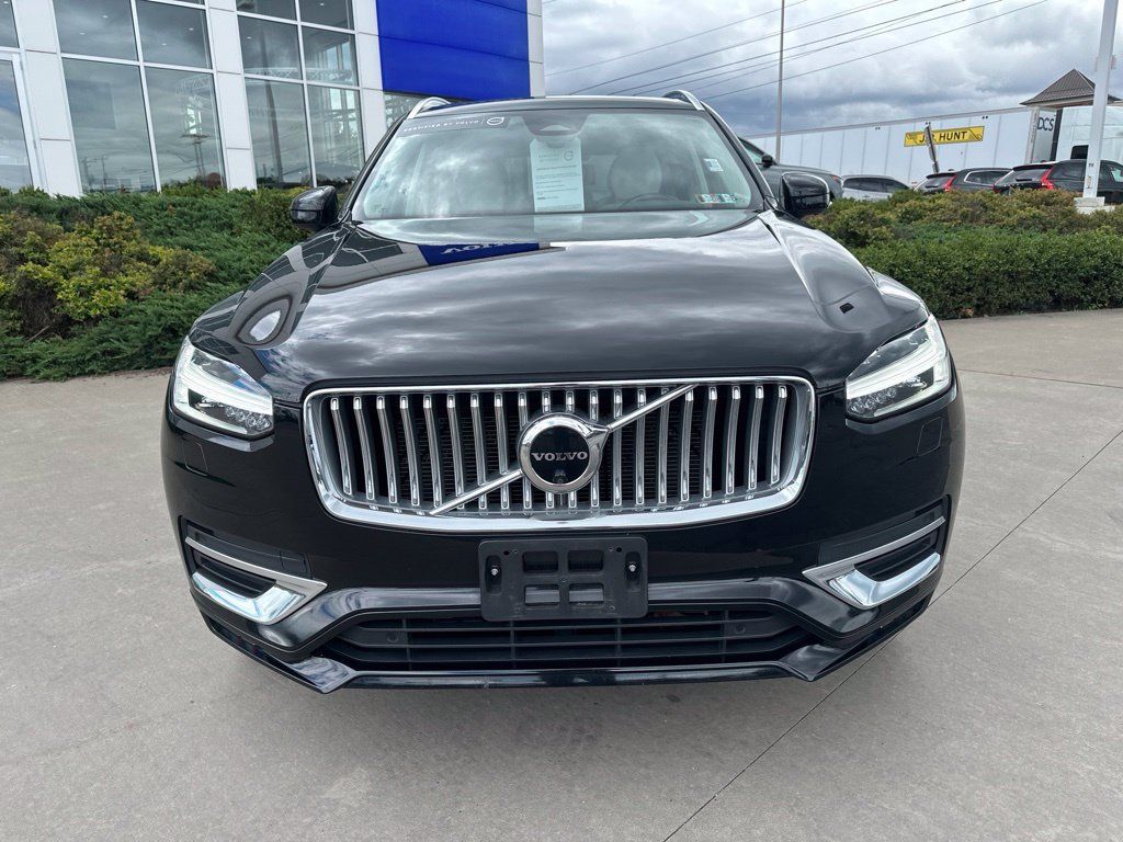 Certified 2023 Volvo XC90 B6 Plus w/ Protection Package Premier AWD/4WD image 2