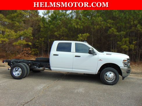 New 2026 RAM 3500 Tradesman AWD/4WD image 11