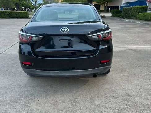 Used 2017 Toyota Yaris iA image 7