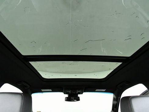 Used 2023 Chevrolet Suburban RST w/ Luxury Package image 23