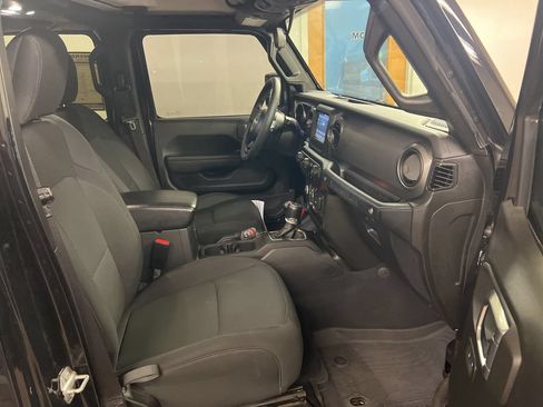 Used 2022 Jeep Wrangler Unlimited Sport AWD/4WD image 18