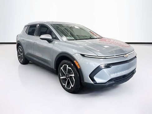 New 2026 Chevrolet Equinox EV LT image 3