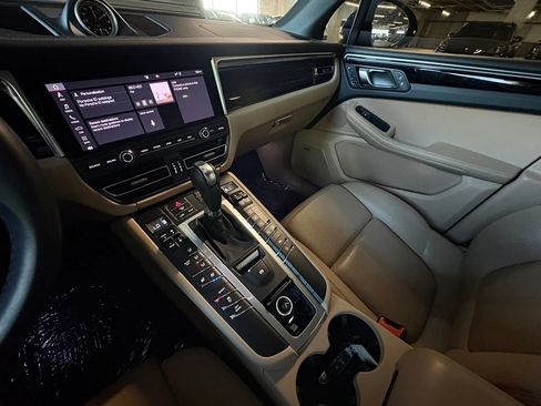 Used 2021 Porsche Macan AWD/4WD image 34