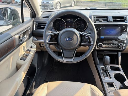 Used 2019 Subaru Outback 2.5i Limited AWD/4WD image 11