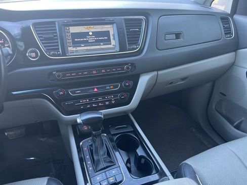 Used 2017 Kia Sedona SX image 14
