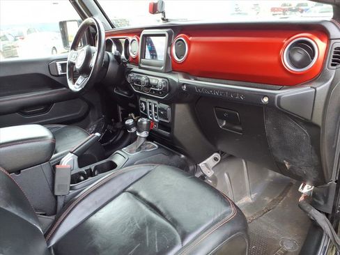 Used 2018 Jeep Wrangler Rubicon w/ Cold Weather Group image 13