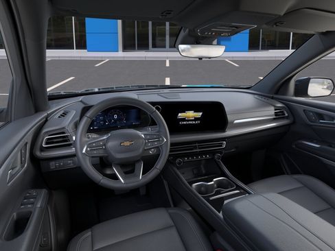 New 2026 Chevrolet Traverse LT w/ Sun and Wheel Package FWD image 16