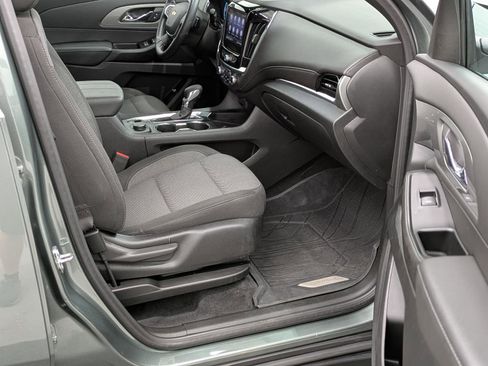 Used 2023 Chevrolet Traverse LT image 21