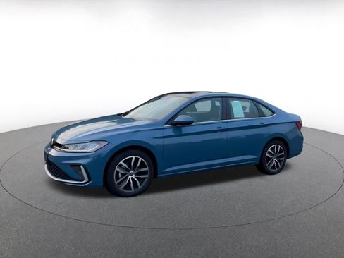 Used 2025 Volkswagen Jetta SE image 8