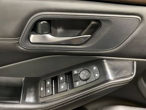Certified 2023 Nissan Rogue SV w/ SV Premium B Package AWD/4WD image 10