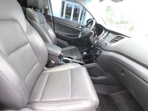 Used 2017 Hyundai Tucson Limited w/ Limited Ultimate Package 03 FWD image 15