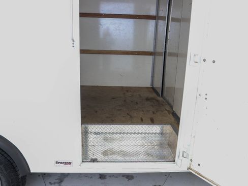 Used 2022 Ford E-350 and Econoline 350 Super Duty w/ Power Windows & Locks Group image 12