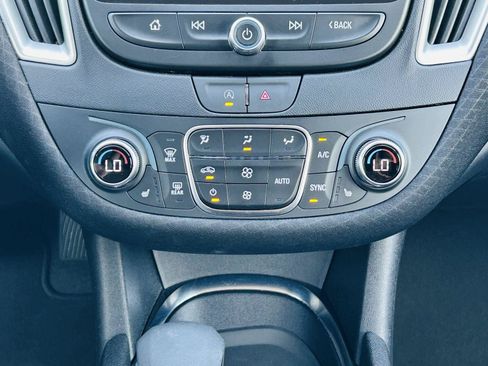 Used 2024 Chevrolet Malibu LT FWD image 19