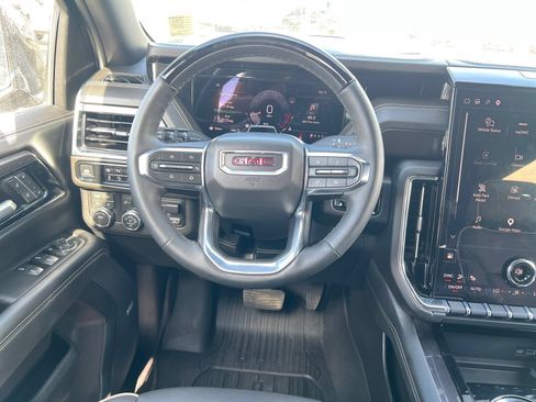 Used 2026 GMC Yukon XL Elevation AWD/4WD image 13