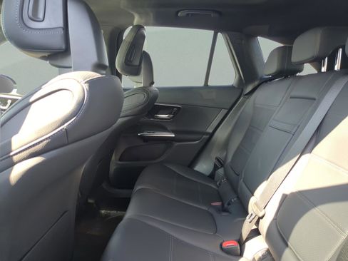 Certified 2025 Mercedes-Benz GLC 300 image 6