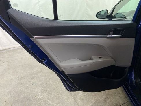 Used 2019 Hyundai Elantra SE image 19