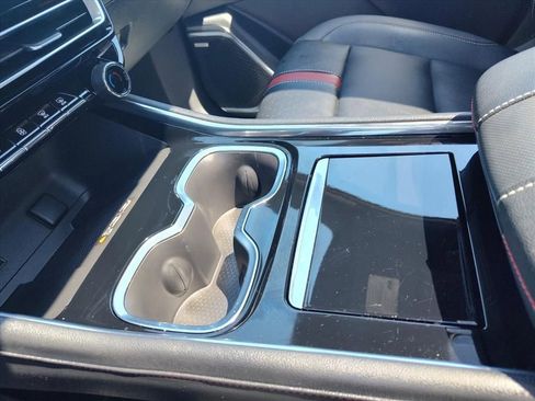Used 2024 Chevrolet Traverse RS w/ LPO, Floor Liner Package AWD/4WD image 19