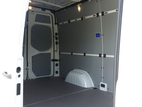 Used 2025 Mercedes-Benz Sprinter 2500 image 11