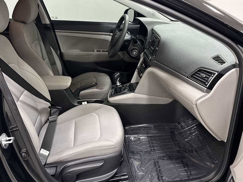 Used 2018 Hyundai Elantra SE image 27