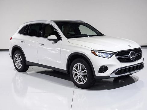 Used 2023 Mercedes-Benz GLC 300 4MATIC image 1