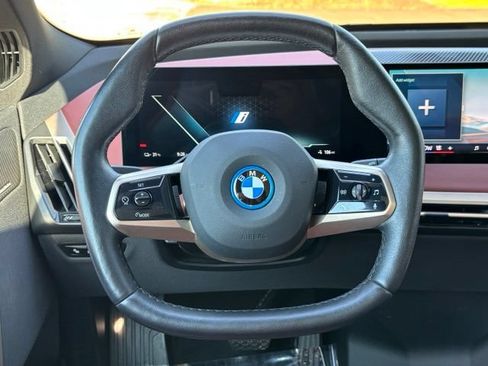 Used 2024 BMW iX xDrive50 w/ Premium Package AWD/4WD image 22