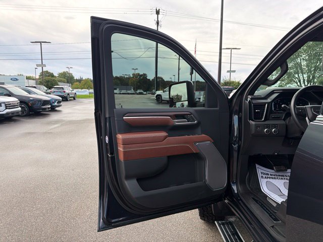 Used 2024 GMC Sierra 2500 Denali Ultimate AWD/4WD image 14