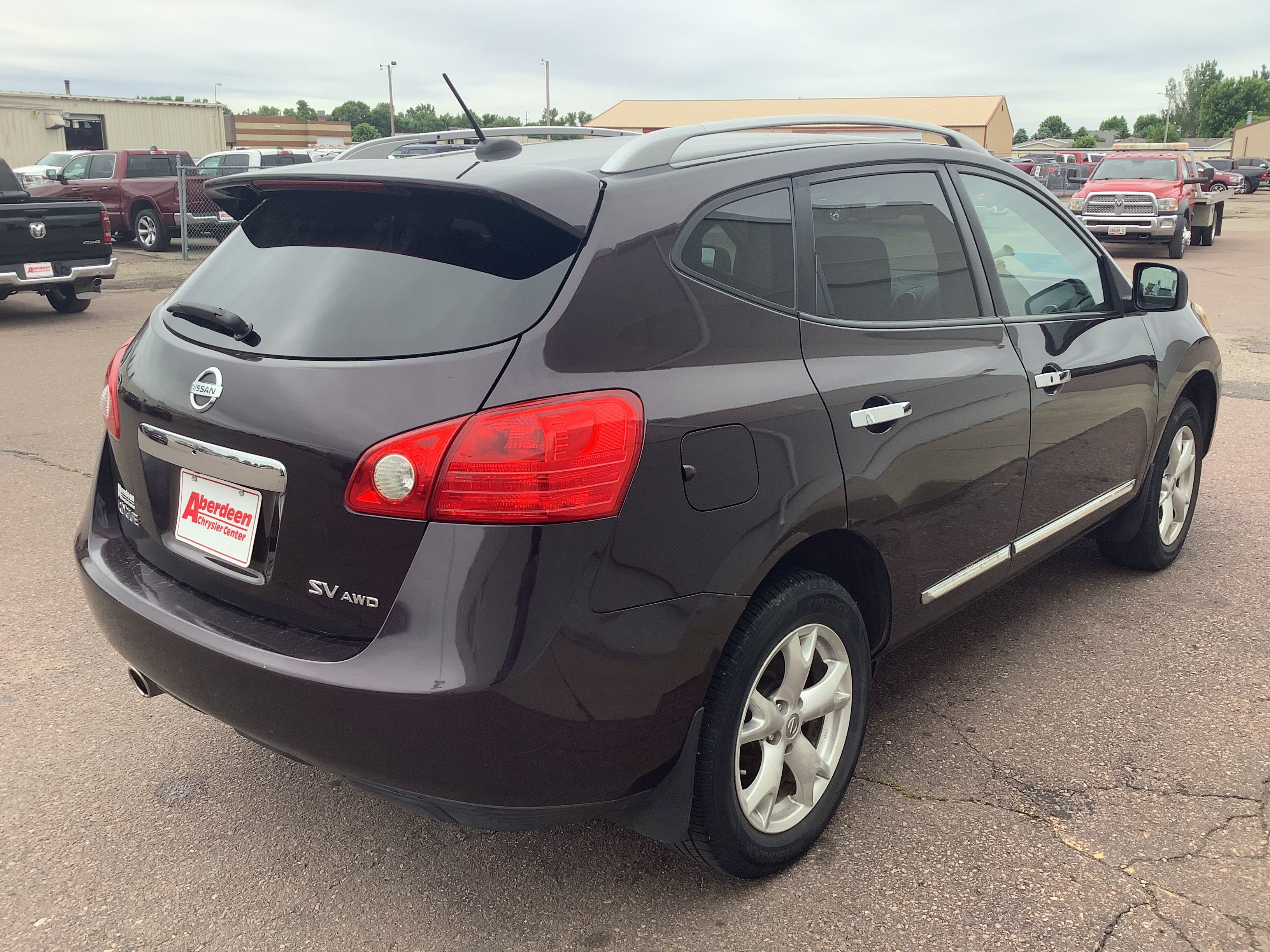 Used 2011 Nissan Rogue SV w/ Premium Pkg AWD/4WD image 4