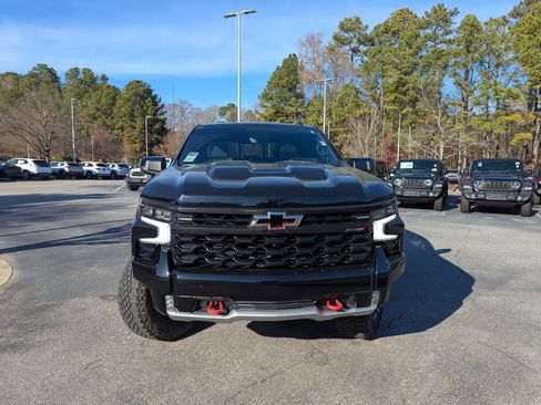 Used 2022 Chevrolet Silverado 1500 ZR2 w/ Technology Package image 2