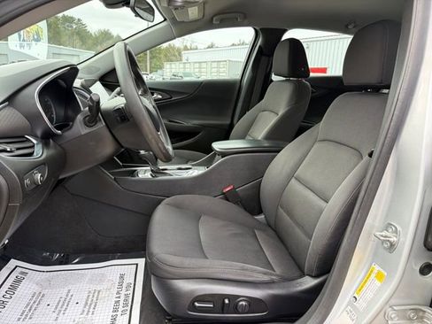 Used 2020 Chevrolet Malibu LT image 9