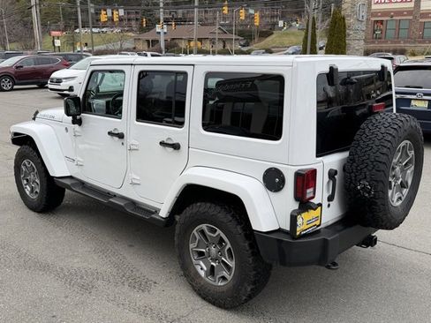 Used 2018 Jeep Wrangler Unlimited Rubicon w/ Connectivity Group image 7