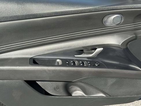 Used 2023 Hyundai Elantra Limited FWD image 6