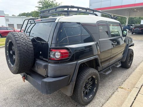 Used 2014 Toyota FJ Cruiser 4WD w/ Upgrade Package image 3