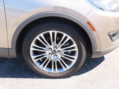 Used 2016 Lincoln MKX Reserve w/ Climate Package image 9