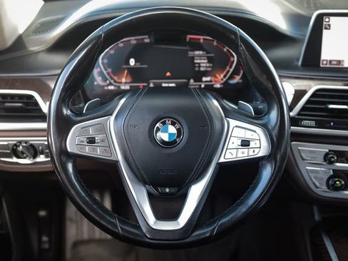 Used 2020 BMW 750i xDrive w/ Executive Package AWD/4WD image 33