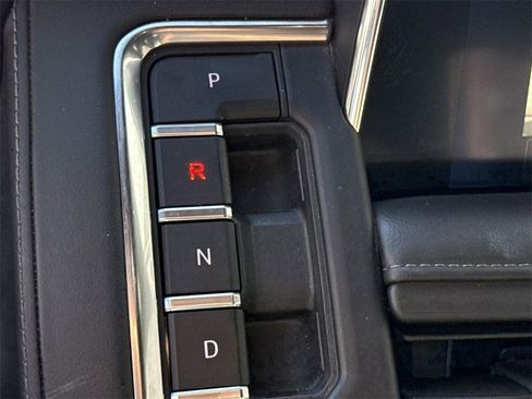 Used 2024 Chevrolet Suburban LT image 14