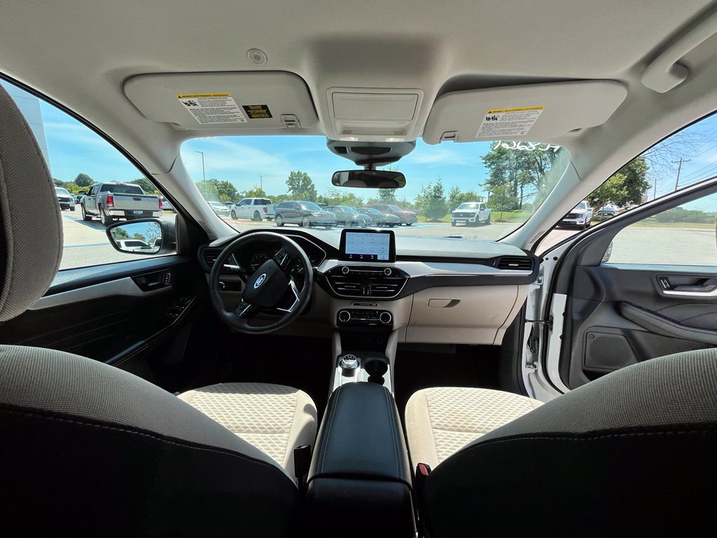 Used 2022 Ford Escape SE w/ Convenience Package FWD image 13