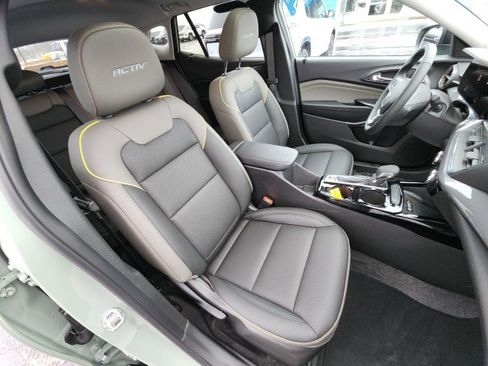 Used 2026 Chevrolet Trax ACTIV w/ Sunroof Package image 11