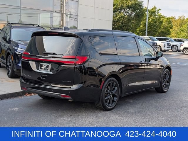 Used 2025 Chrysler Pacifica Limited FWD image 7