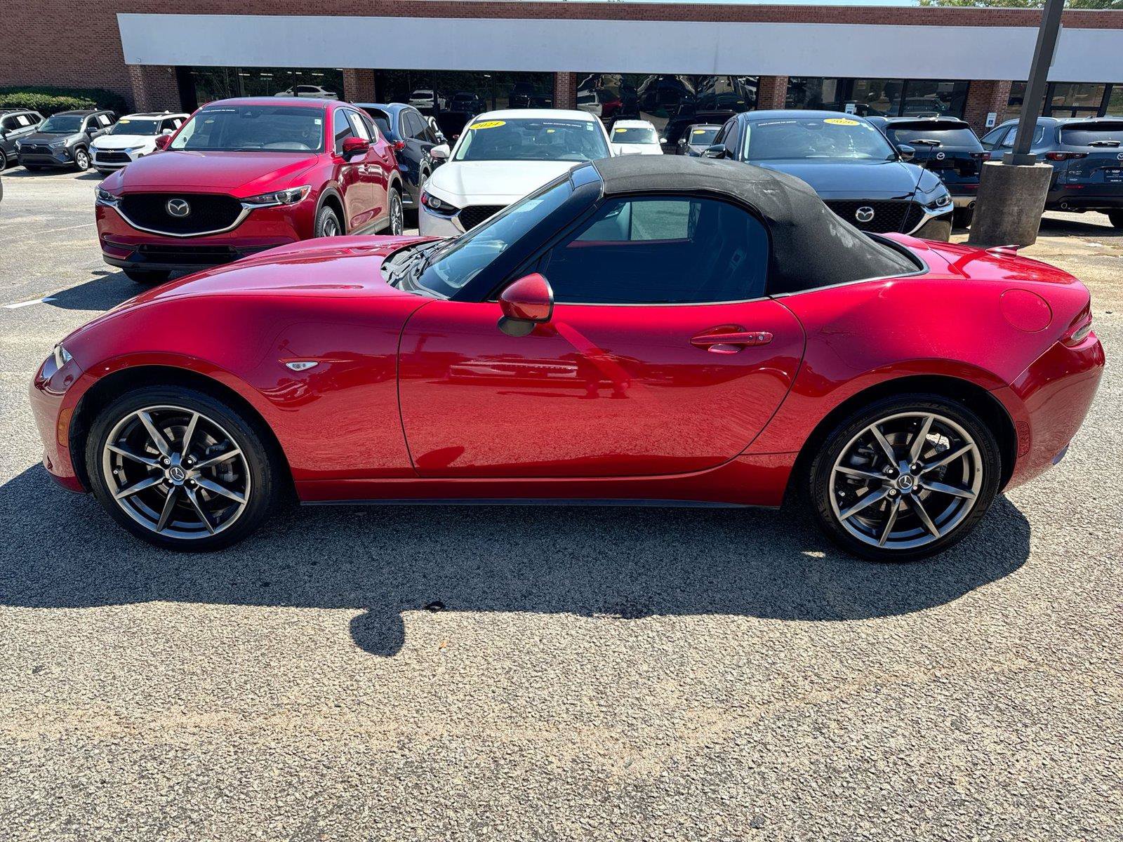 Used 2016 MAZDA MX-5 Miata Grand Touring RWD image 17