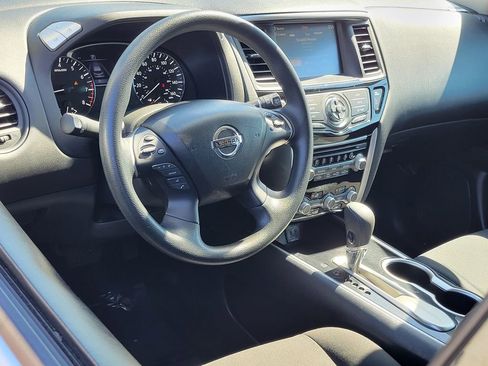Used 2019 Nissan Pathfinder S FWD image 5