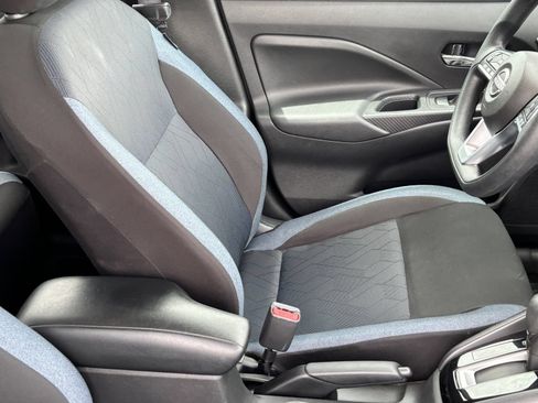 Used 2023 Nissan Versa SV FWD image 10
