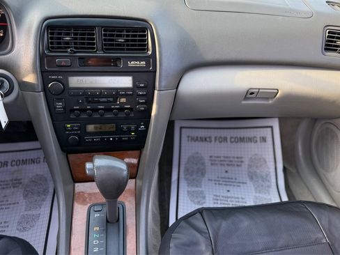 Used 1998 Lexus ES 330 FWD image 10
