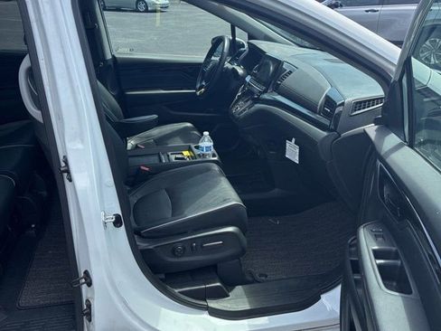Used 2023 Honda Odyssey Elite image 11