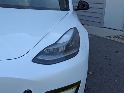 Used 2021 Tesla Model 3 Performance image 9