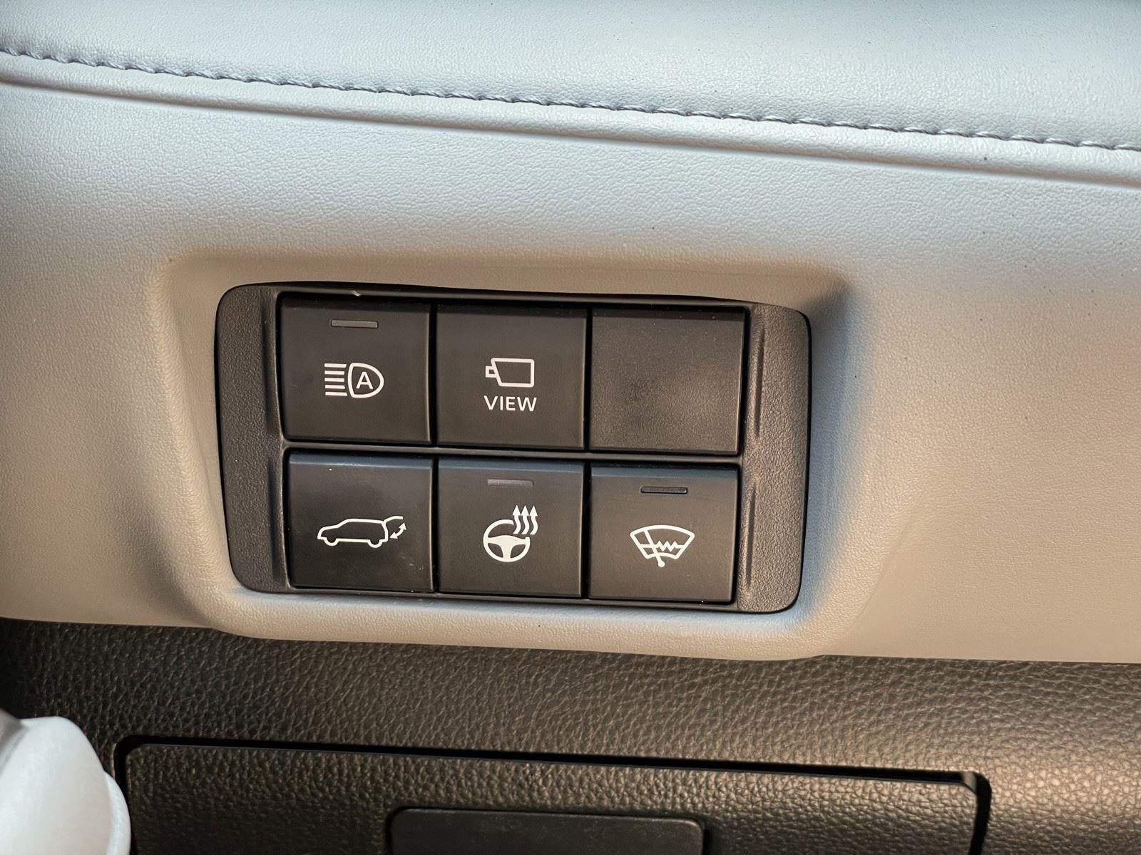Used 2020 Toyota Highlander Limited FWD image 34