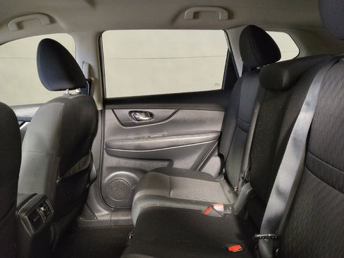 Used 2017 Nissan Rogue S FWD image 18