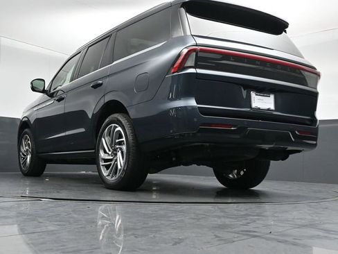 Certified 2025 Lincoln Navigator Reserve AWD/4WD image 46