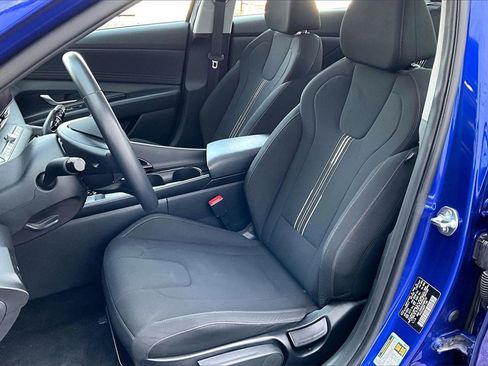 Used 2025 Hyundai Elantra SEL image 23