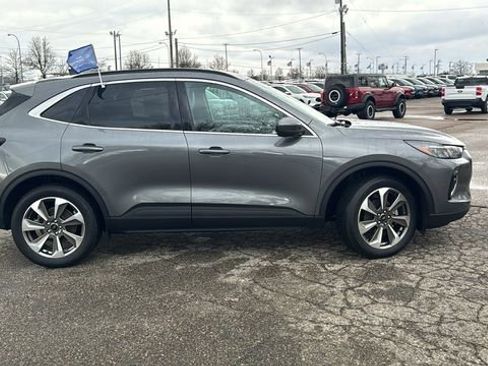 Certified 2023 Ford Escape Platinum image 3